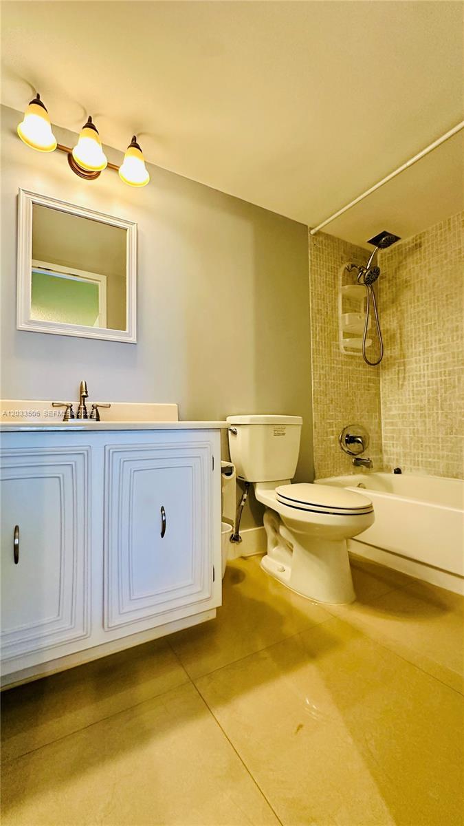 OCEANVIEW PARK CONDO - Residential Lease
