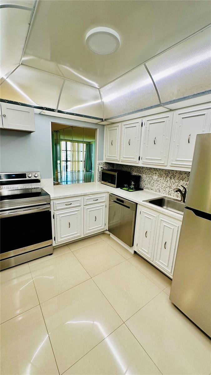 OCEANVIEW PARK CONDO - Residential Lease