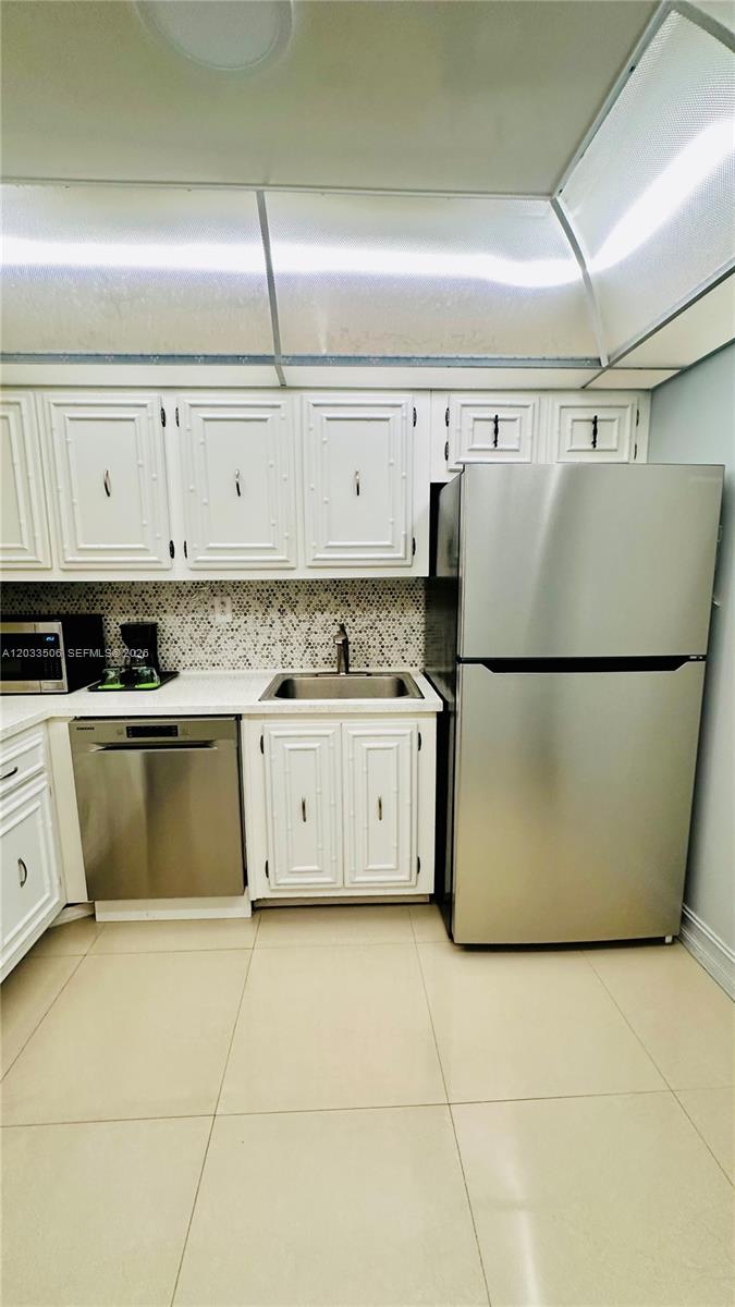 OCEANVIEW PARK CONDO - Residential Lease