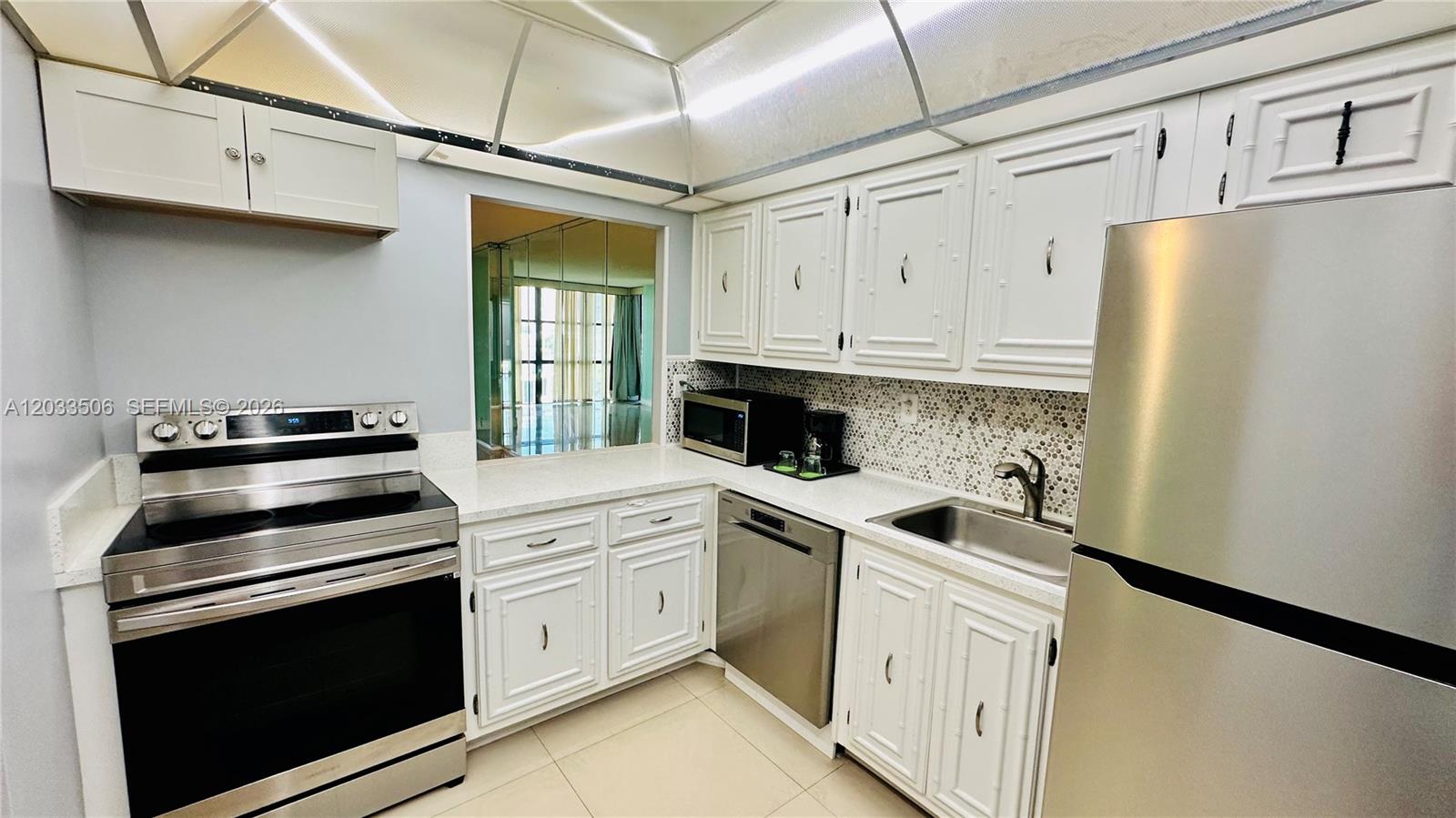 OCEANVIEW PARK CONDO - Residential Lease