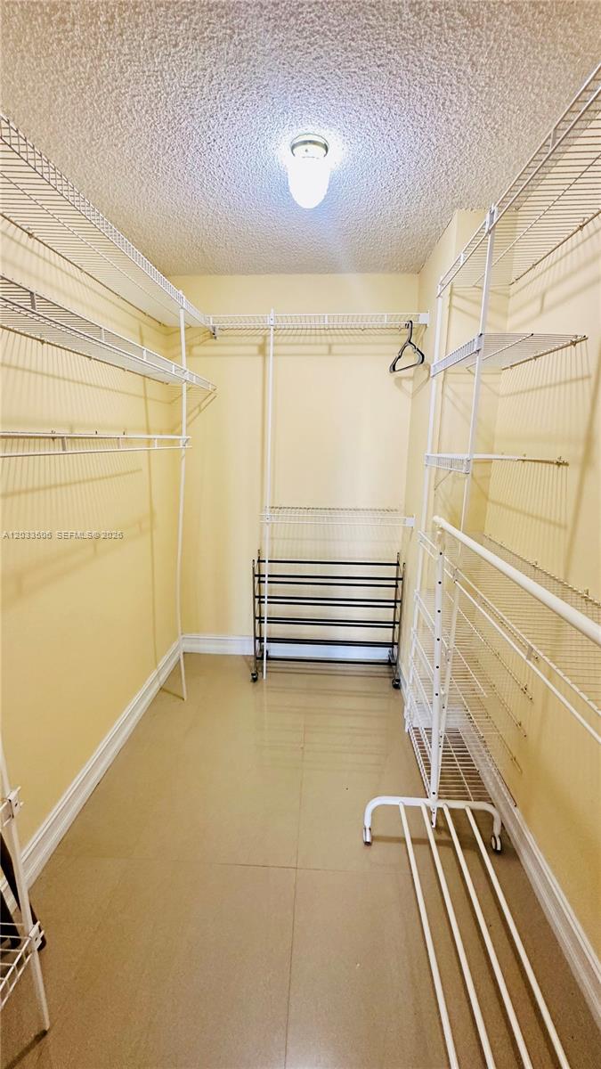 OCEANVIEW PARK CONDO - Residential Lease