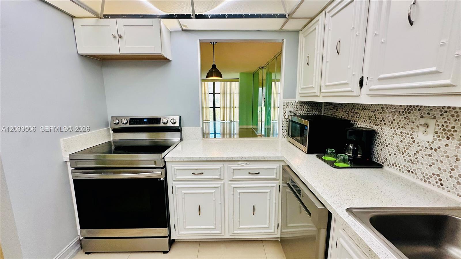 OCEANVIEW PARK CONDO - Residential Lease