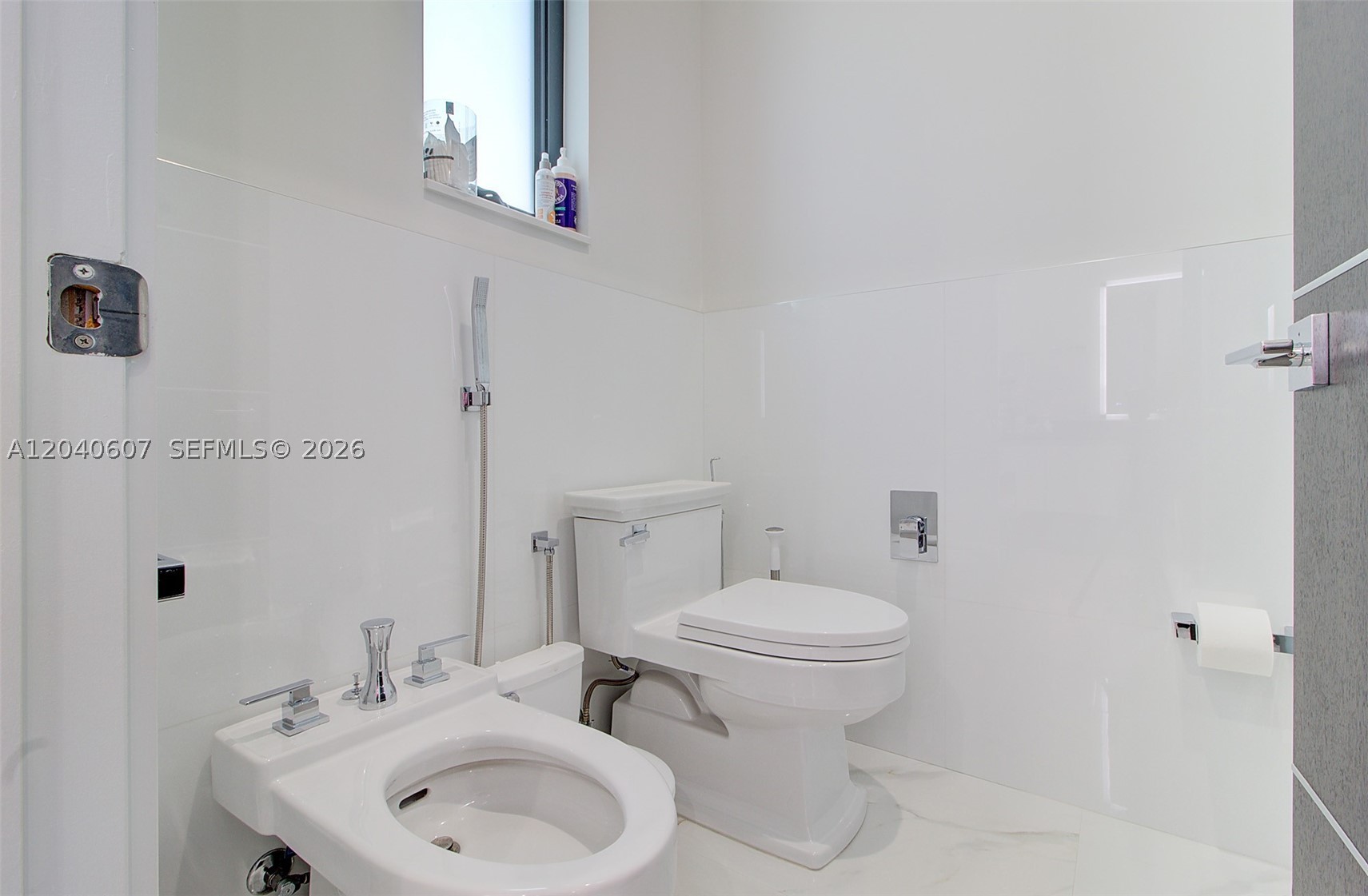 LOS JARDINES ESTATES - Residential