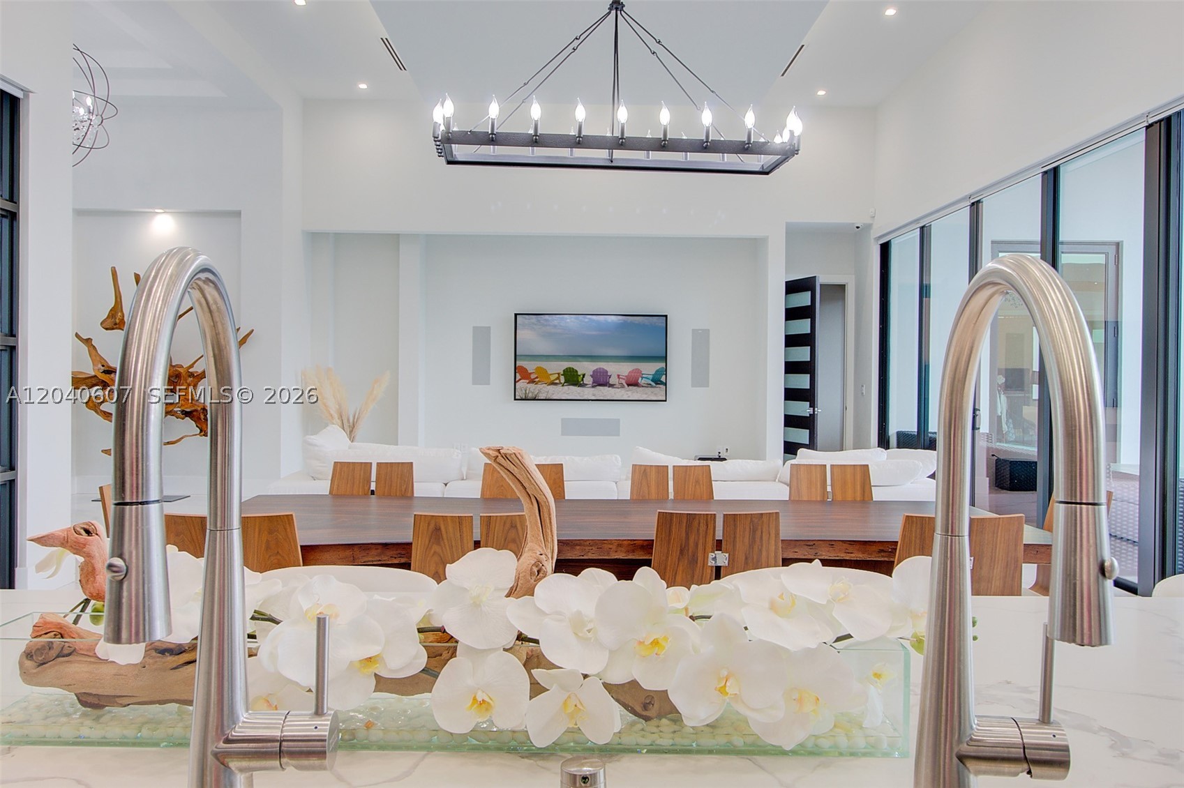 LOS JARDINES ESTATES - Residential