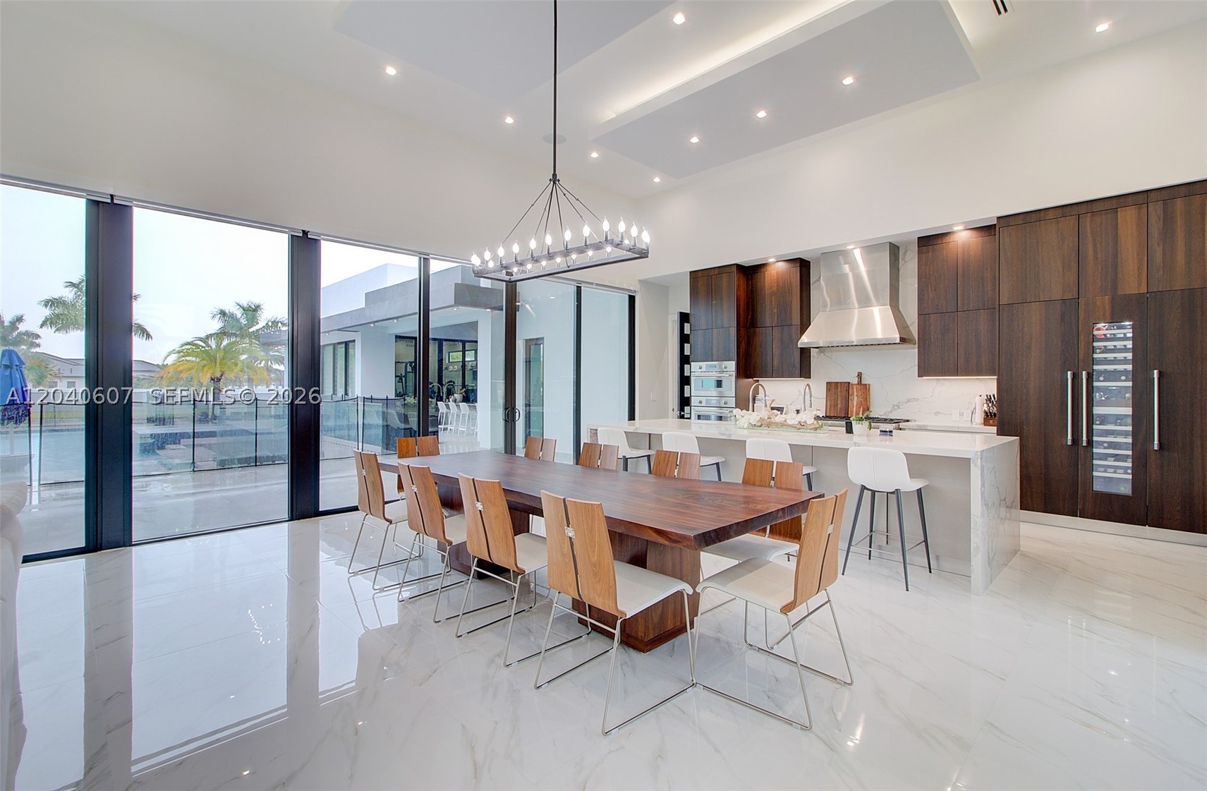 LOS JARDINES ESTATES - Residential