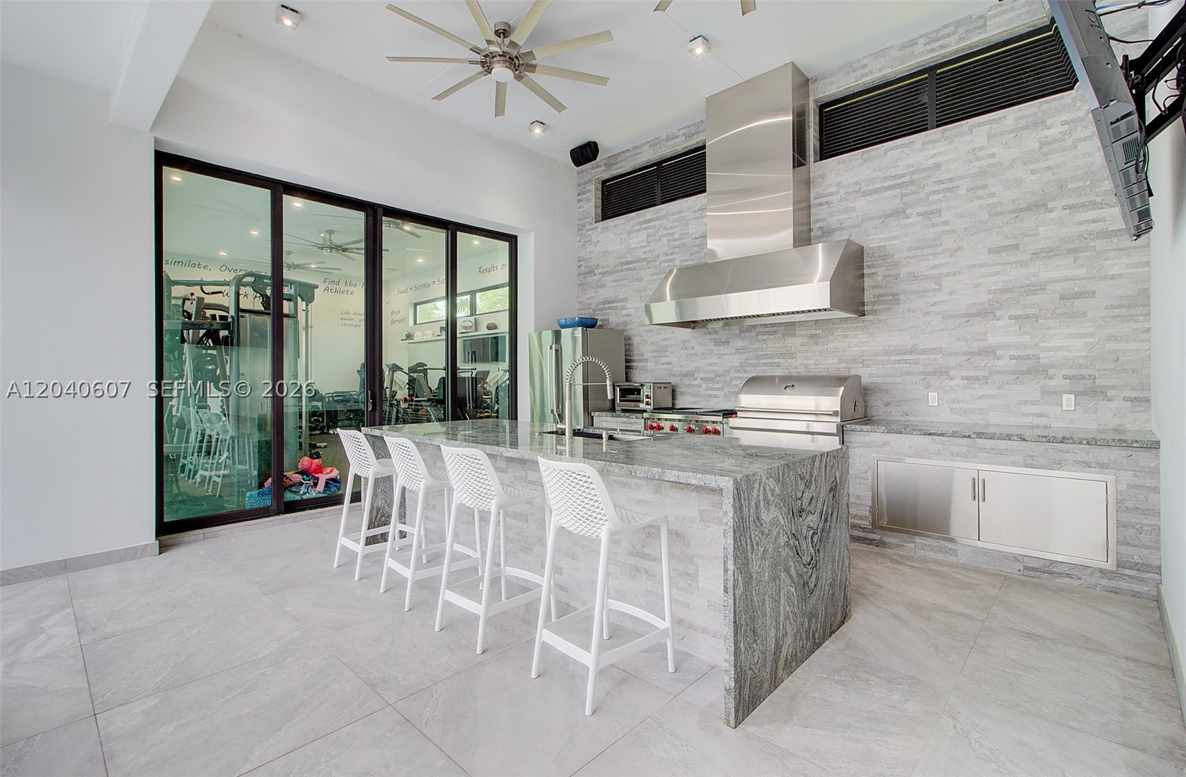 LOS JARDINES ESTATES - Residential