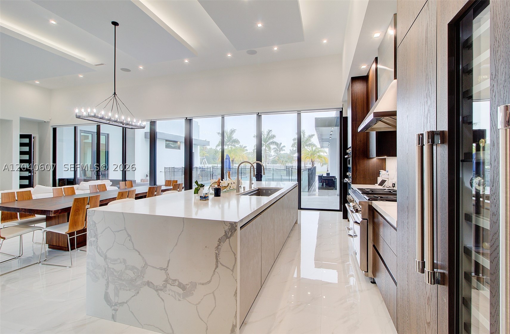 LOS JARDINES ESTATES - Residential