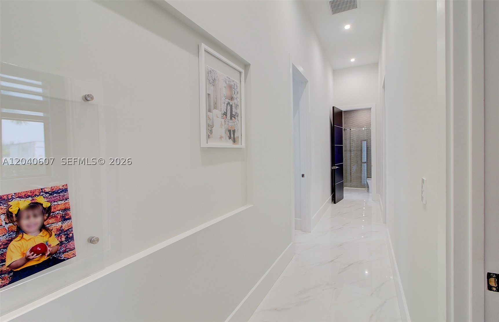 LOS JARDINES ESTATES - Residential
