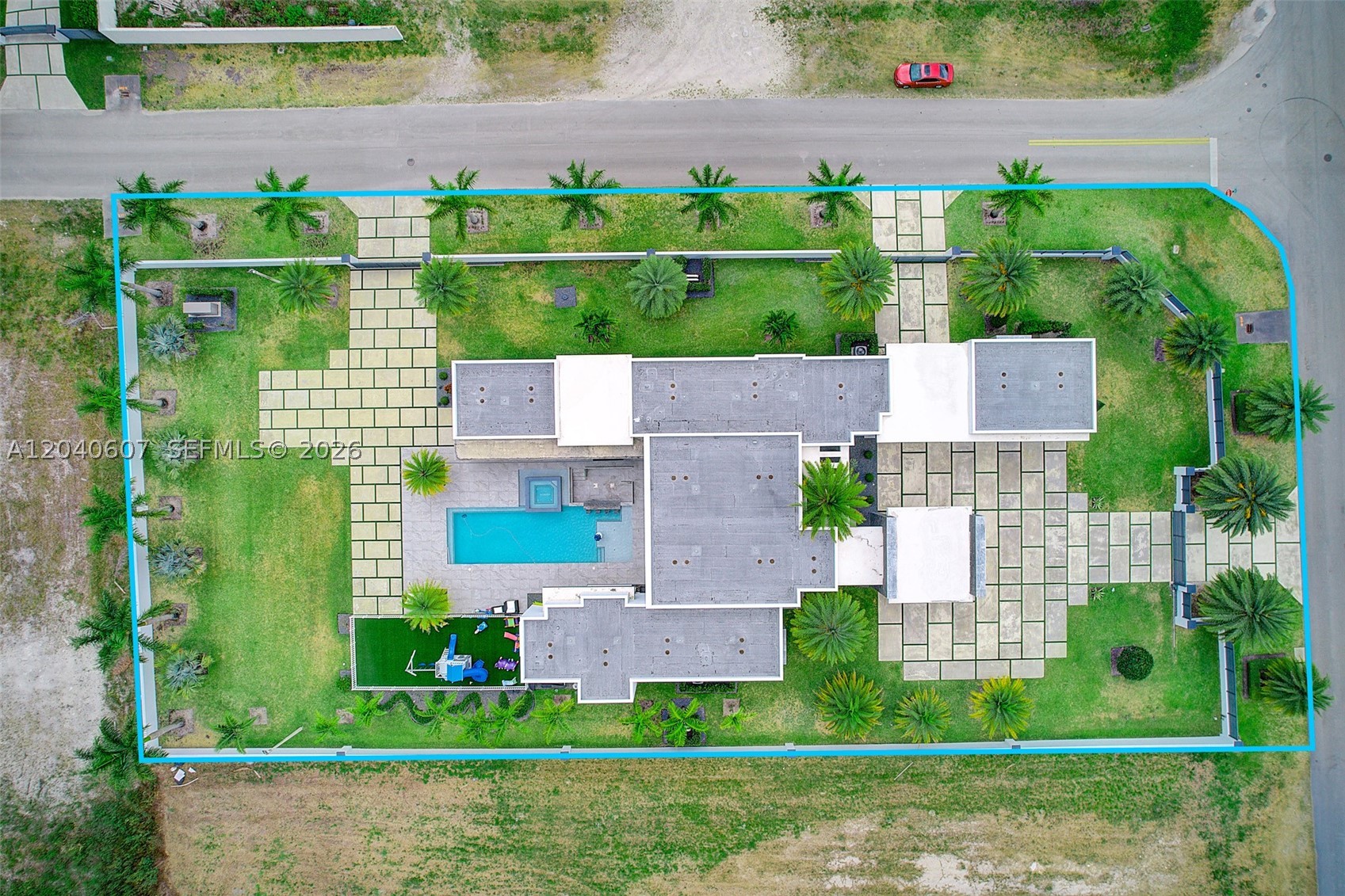 LOS JARDINES ESTATES - Residential