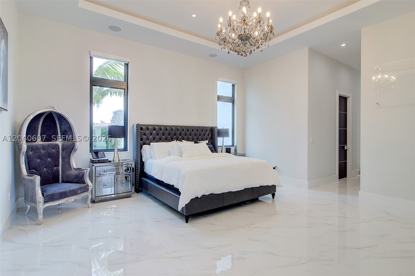 LOS JARDINES ESTATES - Residential
