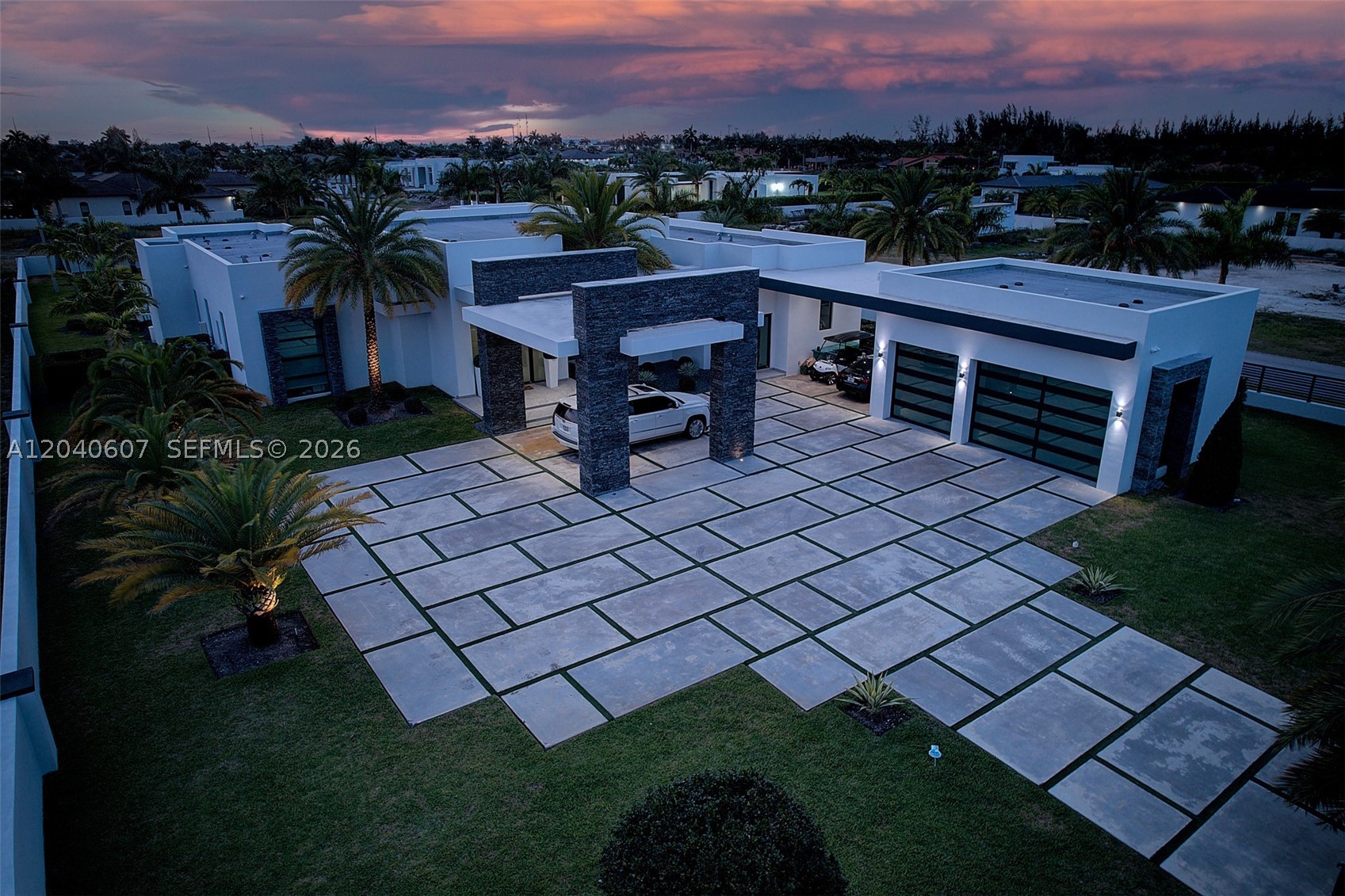 LOS JARDINES ESTATES - Residential
