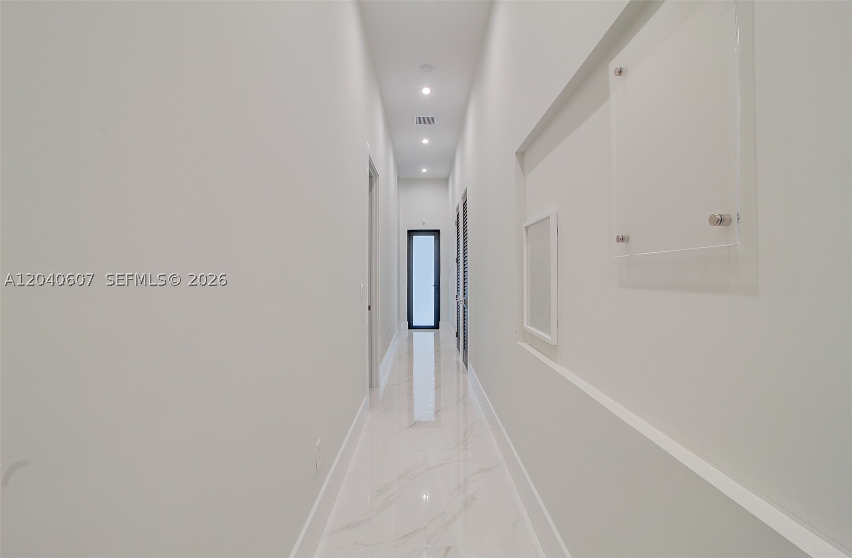 LOS JARDINES ESTATES - Residential