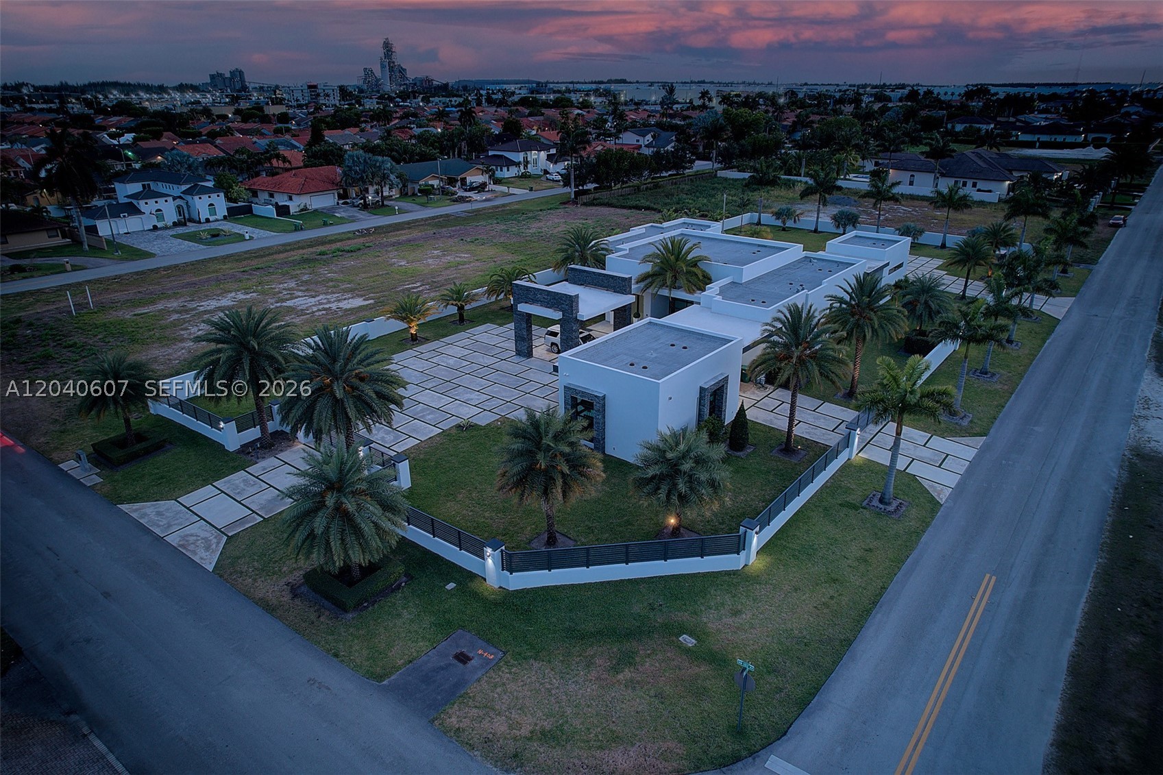 LOS JARDINES ESTATES - Residential