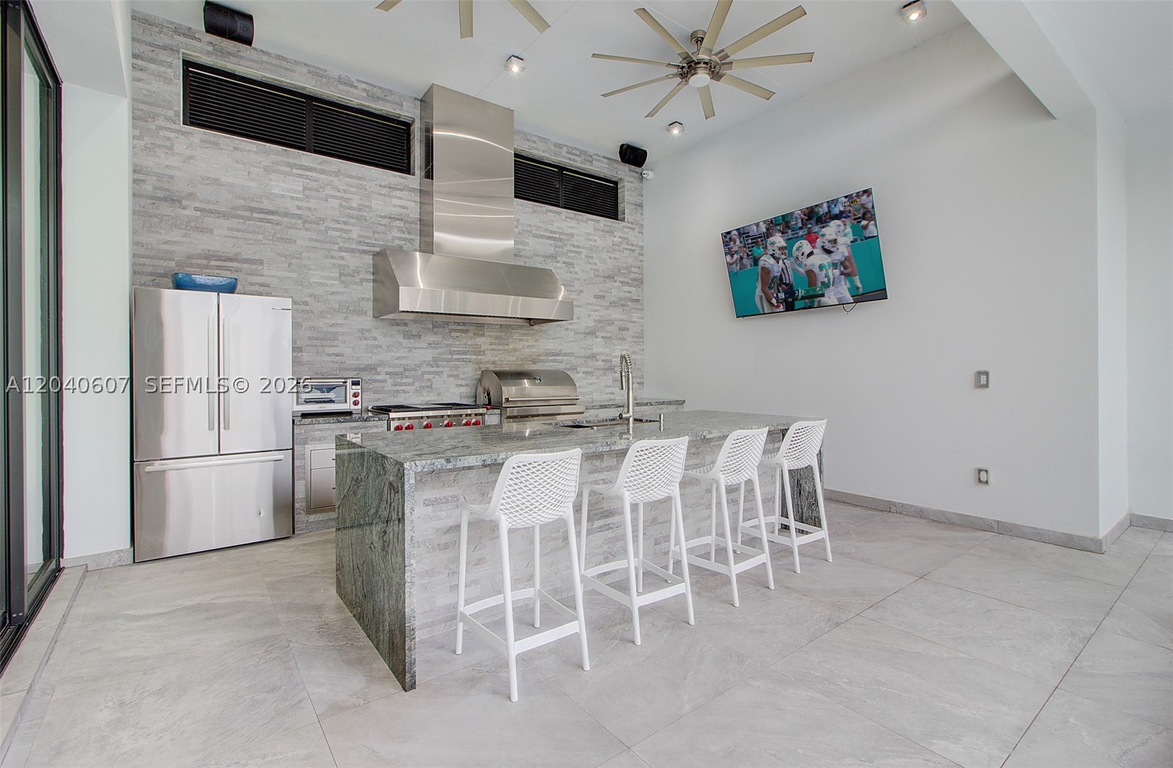 LOS JARDINES ESTATES - Residential