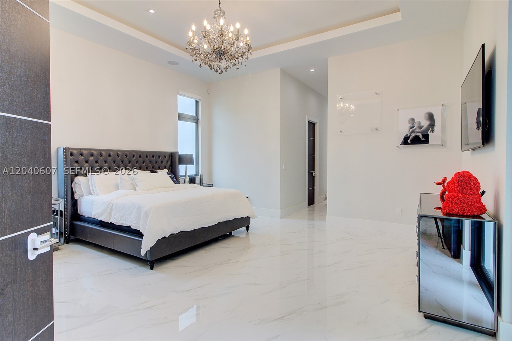 LOS JARDINES ESTATES - Residential