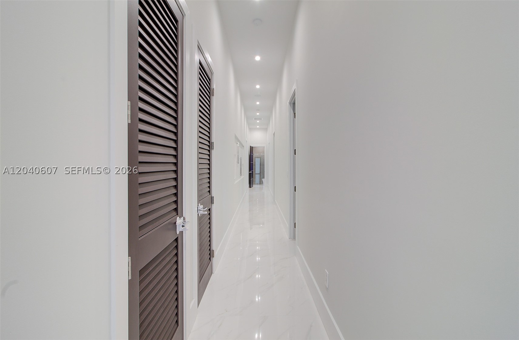 LOS JARDINES ESTATES - Residential