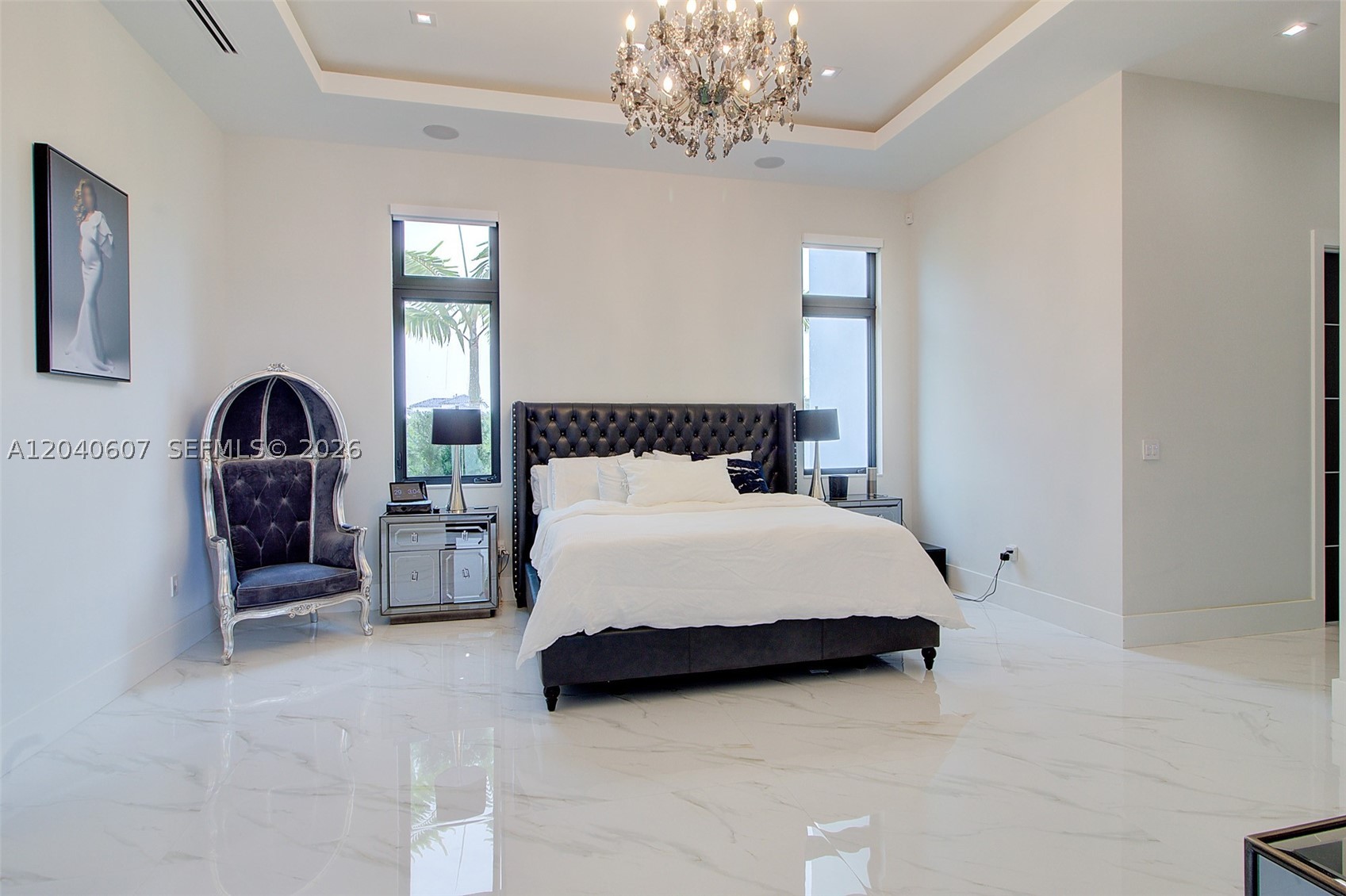 LOS JARDINES ESTATES - Residential