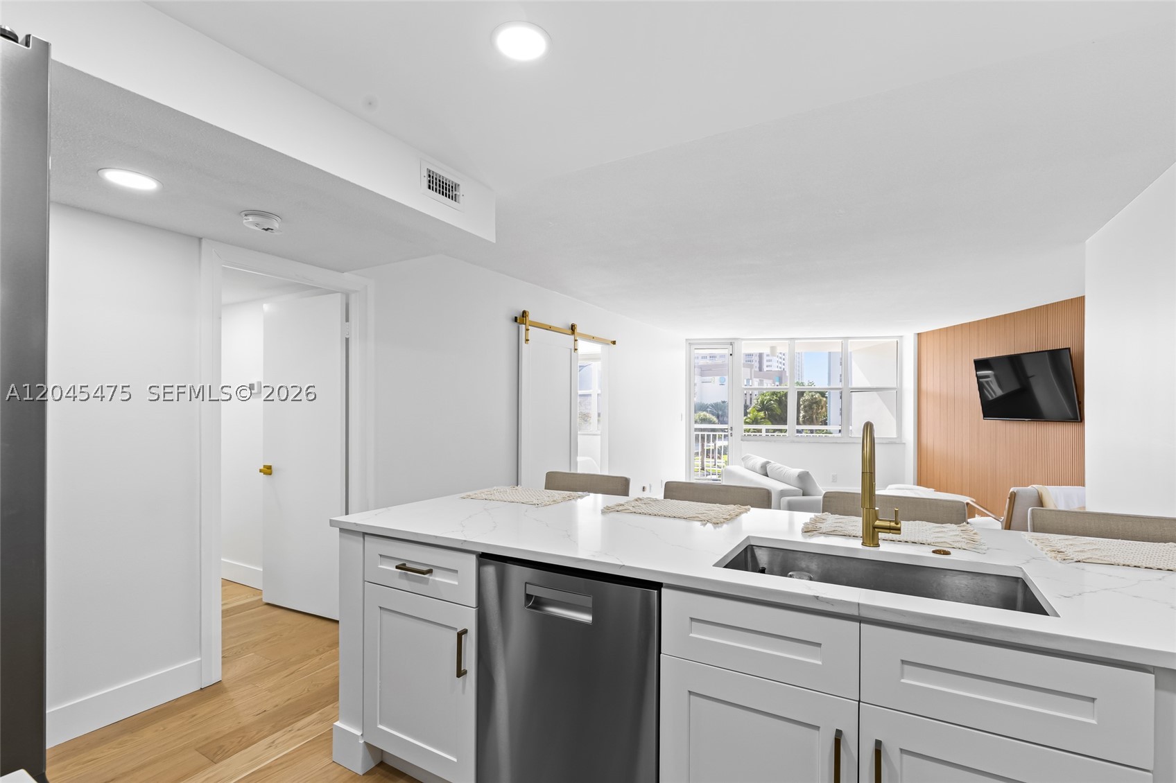 NASSAU HOUSE CONDOMINIUM - Residential