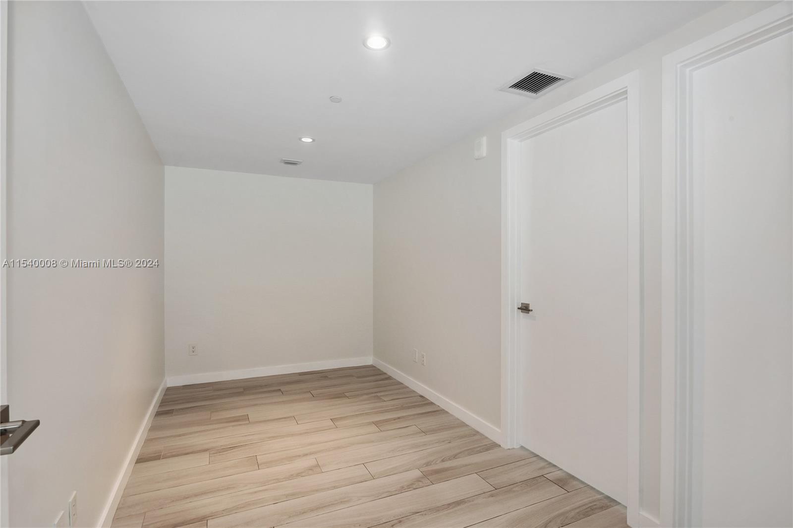 ONE PARAISO CONDO - Residential