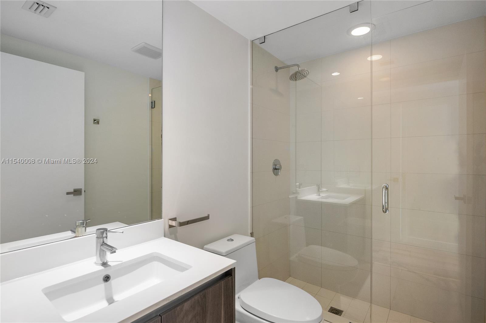 ONE PARAISO CONDO - Residential