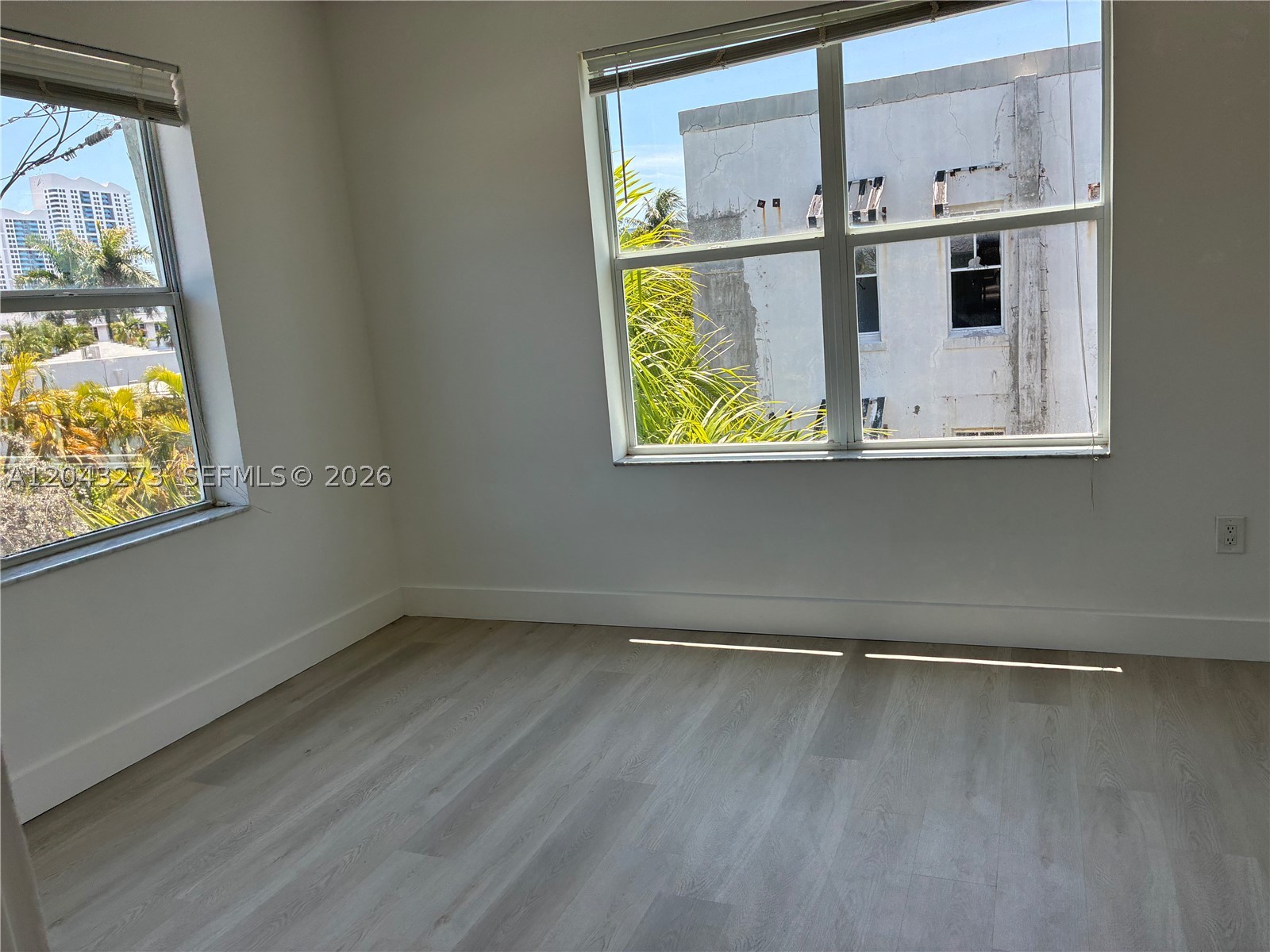 THE MICHIGAN CONDO - Residential