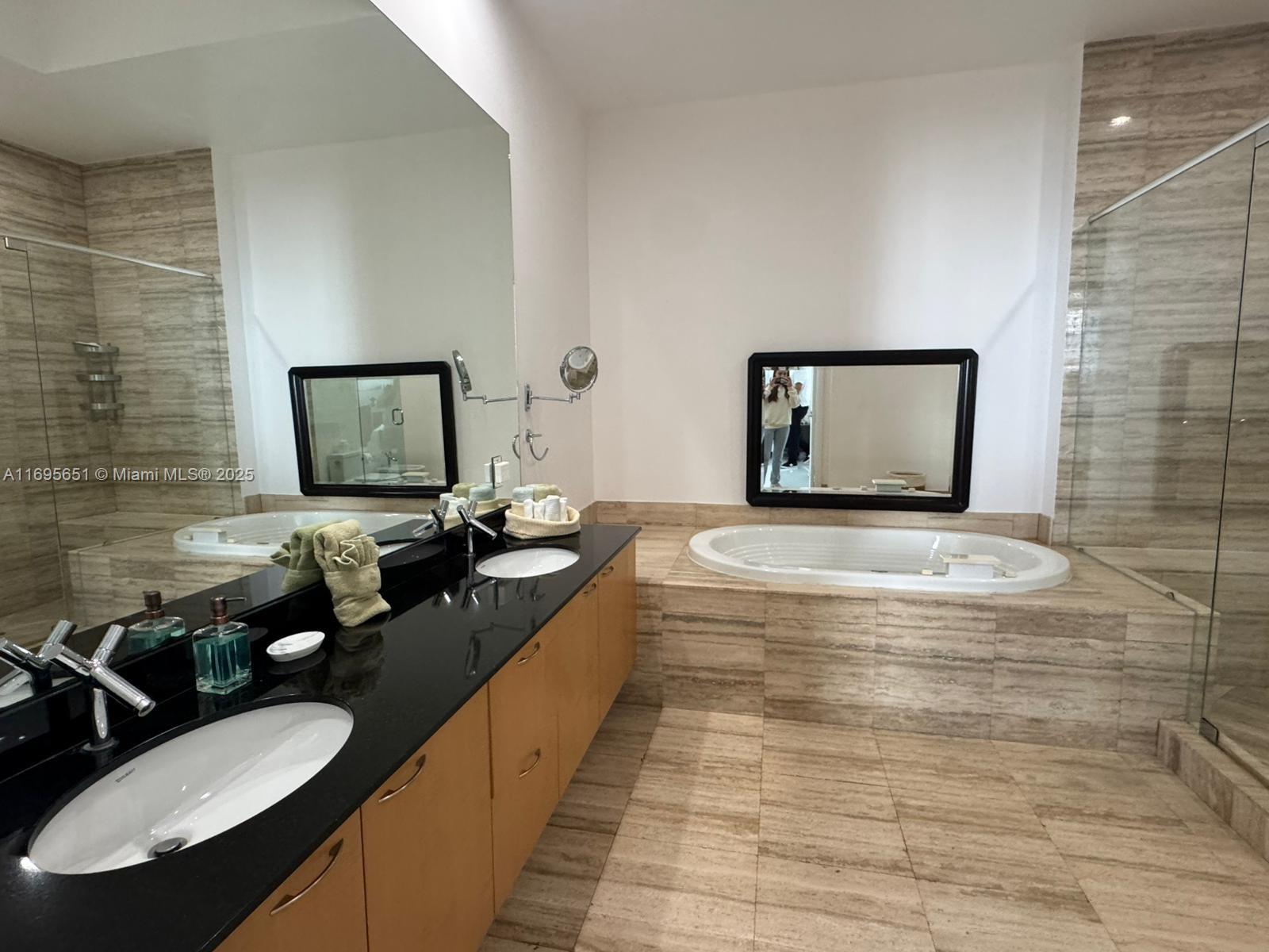 TDR TOWER III CONDO - Residential