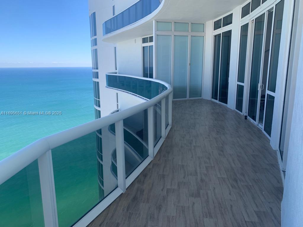 TDR TOWER III CONDO - Residential