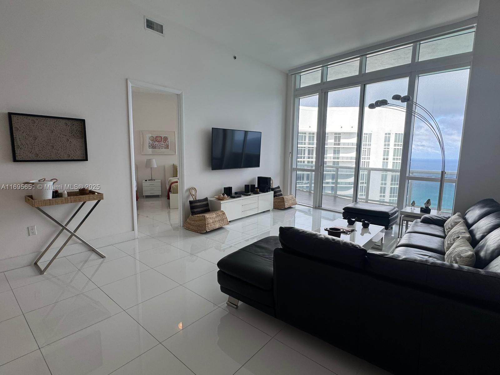 TDR TOWER III CONDO - Residential