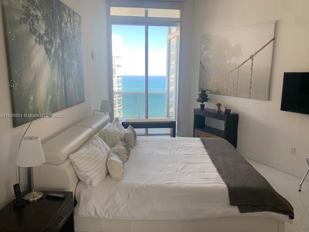 TDR TOWER III CONDO - Residential