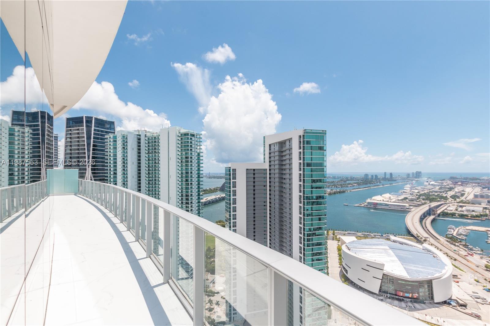 PARAMOUNT MIAMI WORLDCENT - Residential