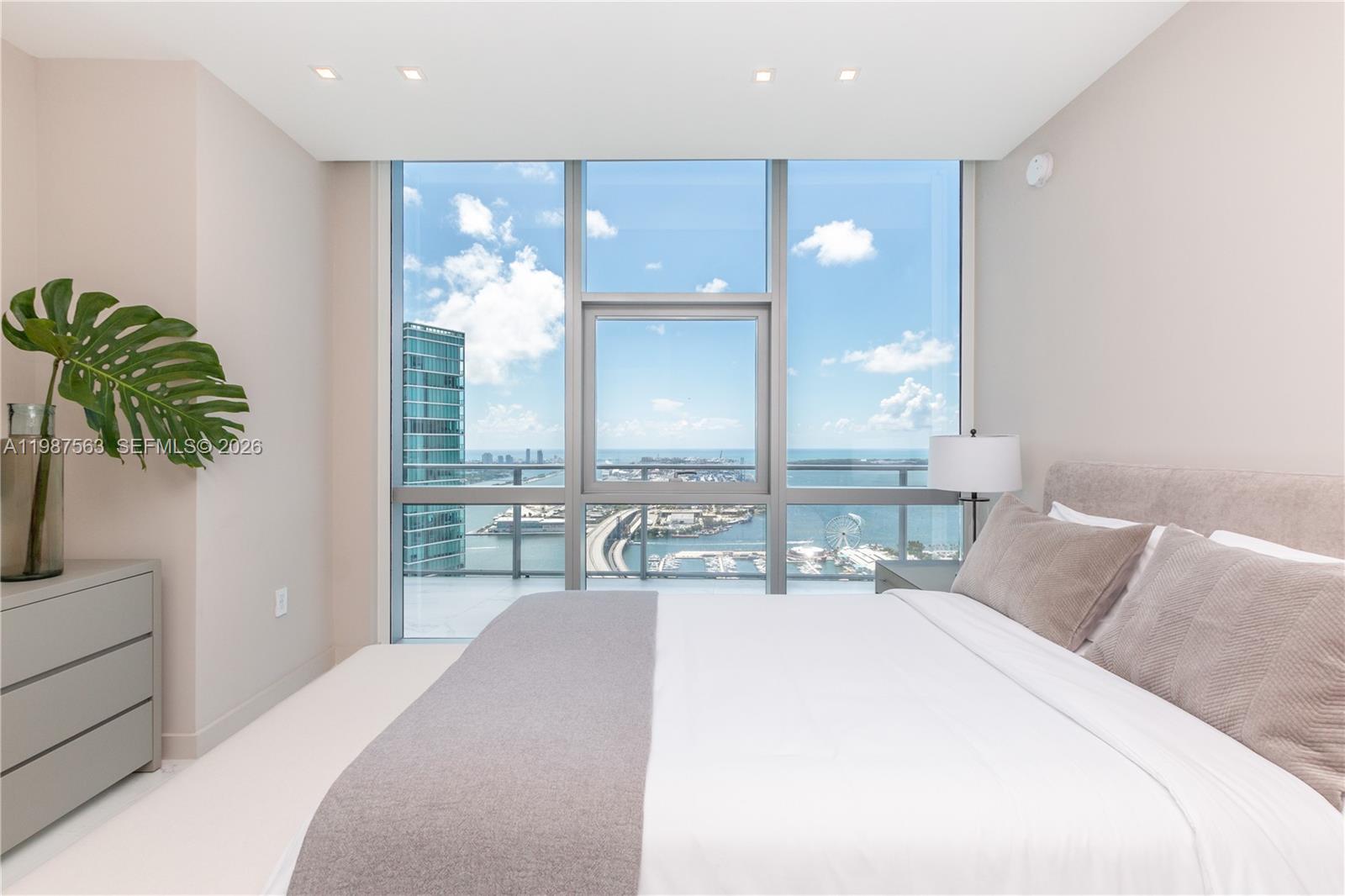 PARAMOUNT MIAMI WORLDCENT - Residential