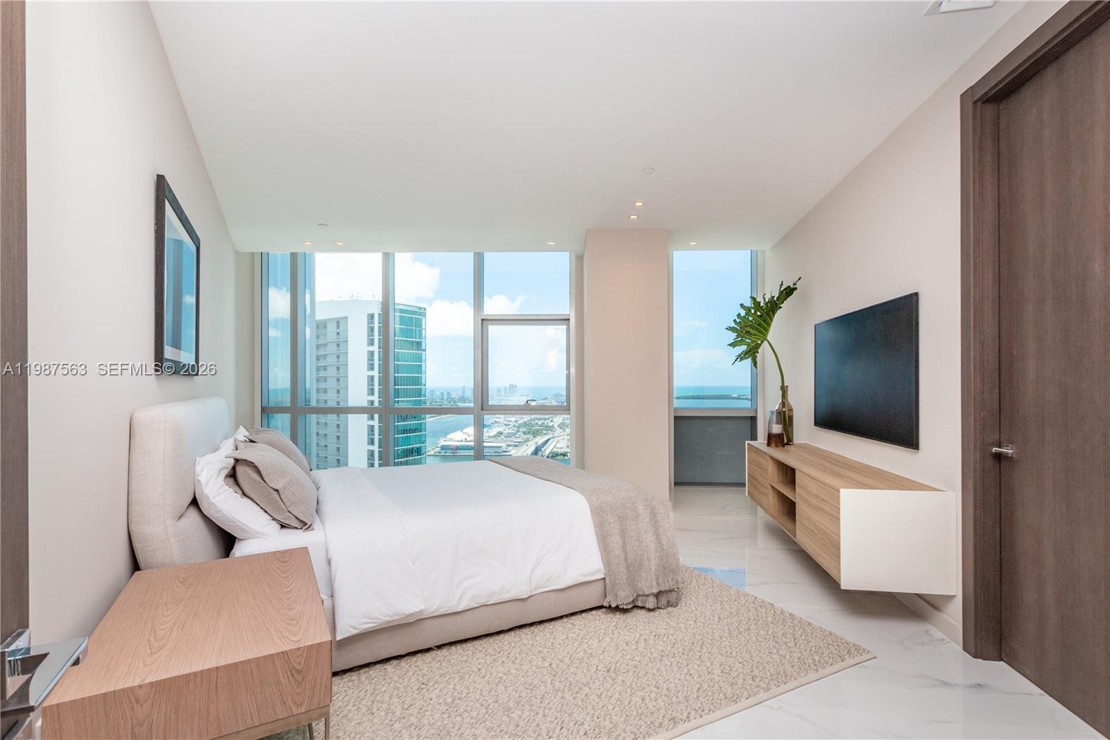PARAMOUNT MIAMI WORLDCENT - Residential