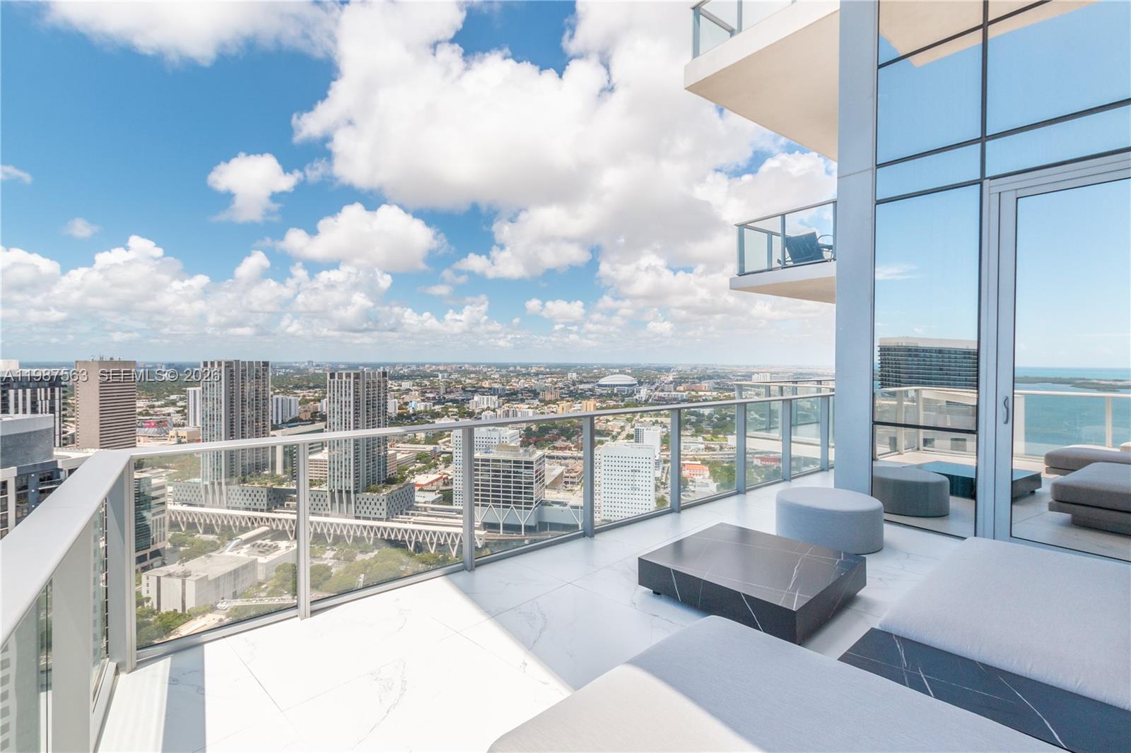 PARAMOUNT MIAMI WORLDCENT - Residential