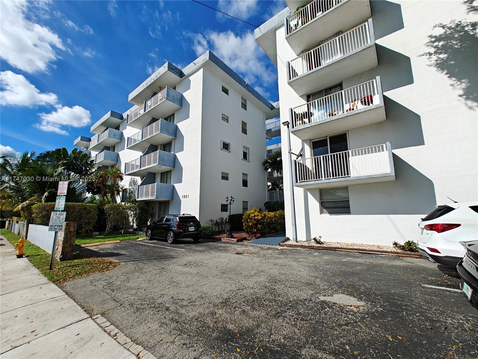1-BED, 1-BATH CONDO IN NORTH BAY VILLAGE WITH CENTRAL A/C, OPEN BALCONY, WALK-IN CLOSET, ON-SITE LAUNDRY, OFF-STREET PARKING & SWIMMING POOL. FIRST MONTH'S RENT, SEC. DEPOSIT + $500 CONDO DEPOSIT REQUIRED FOR ENTRY. WATER INCLUDED. MIN 650 CREDIT SCORE REQUIRED BY CONDO.