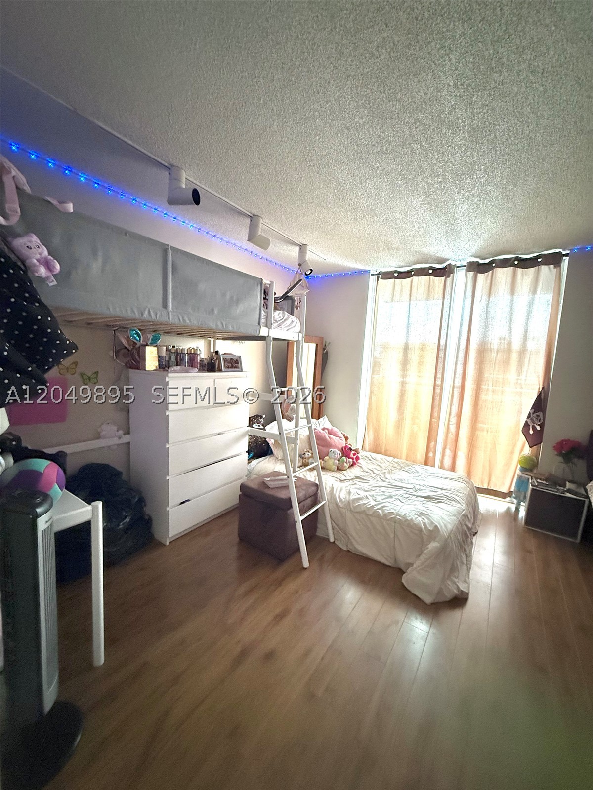 10000 PLAZA CONDO-NORTH T - Residential Lease