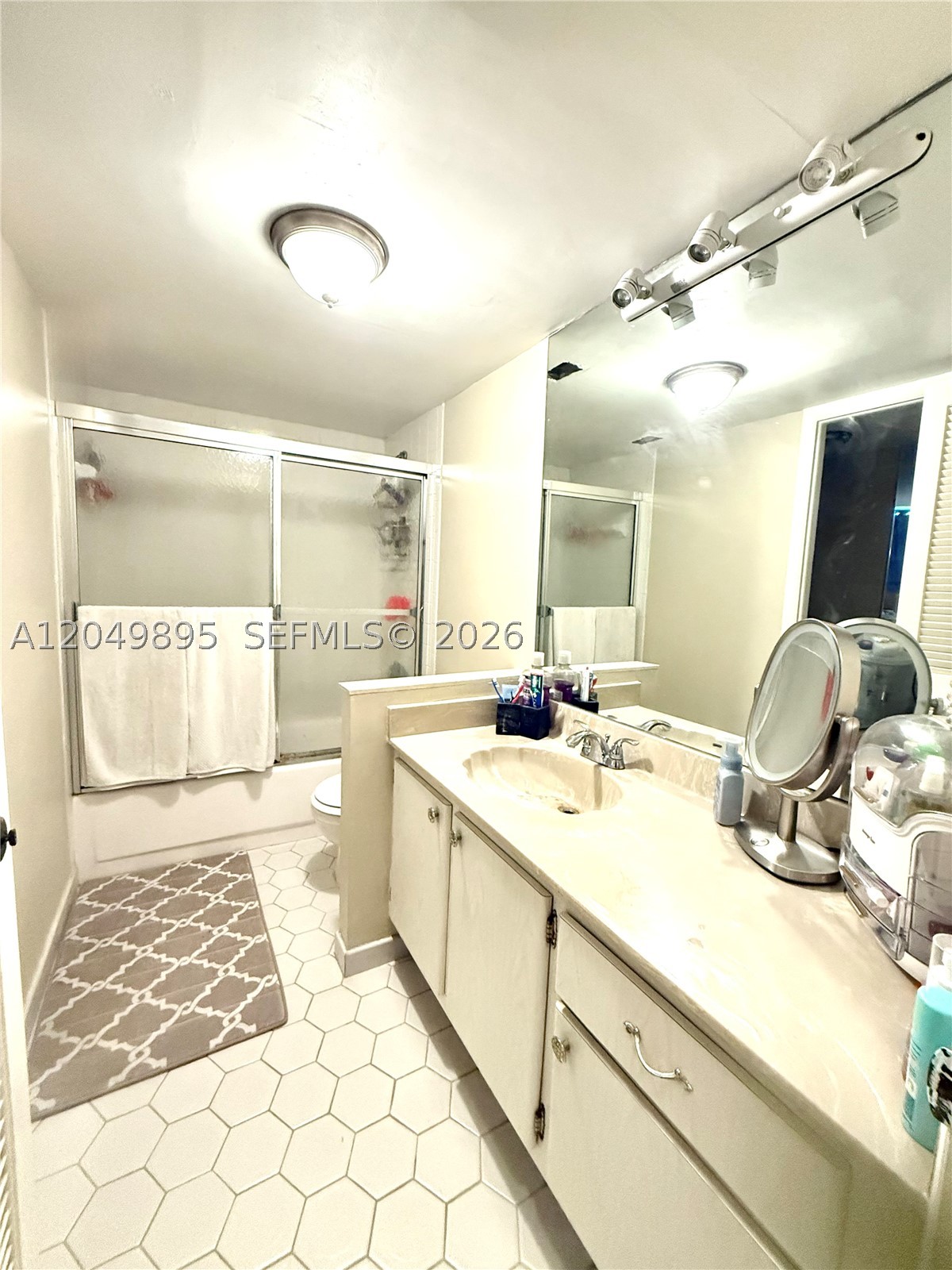 10000 PLAZA CONDO-NORTH T - Residential Lease