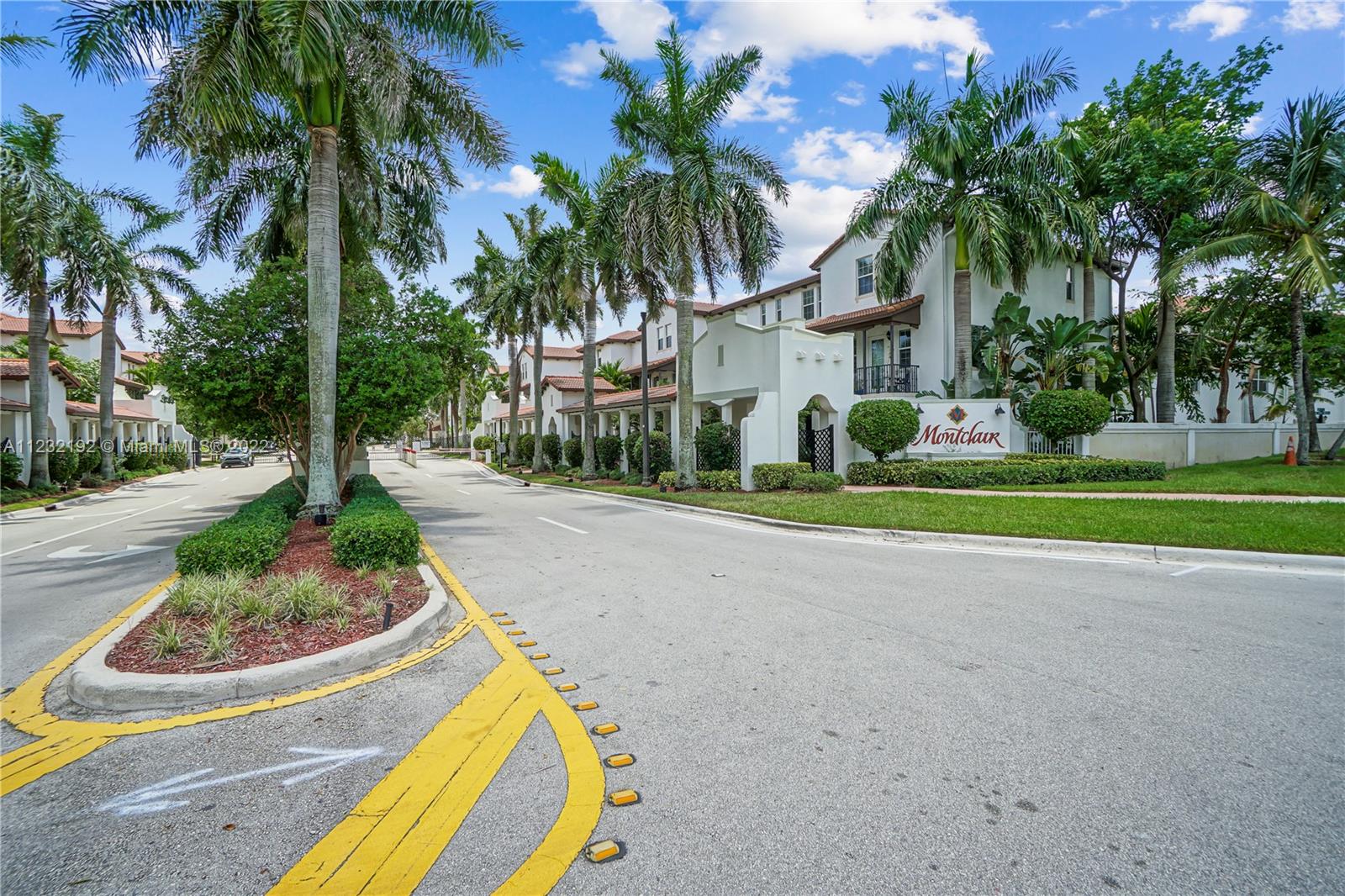 Welcome Home to this Stunning Spacious 3 bed/3.5 bath with 2,000" Sq Ft. located at the entrance, Tri Level Townhouse.Have your am coffee and evening wine on the 2nd floor private balcony,
New Gourmet Eat in kitchen w/wood Cabinetry, High Efficiency Stainless Steel Appliances. Attached 2 car garage. Hurricane Impact Windows & doors. 1 Bedroom on the 1st floor with a full bath, High Ceilings on the 1st/2nd & 3rd Floors, Low HOA.
Amenities:Clubhouse,Gym,Pool,Children's Playground,stunning lake. Association Includes Cable, Landscaping & Exterior Maintenance & all amenities.