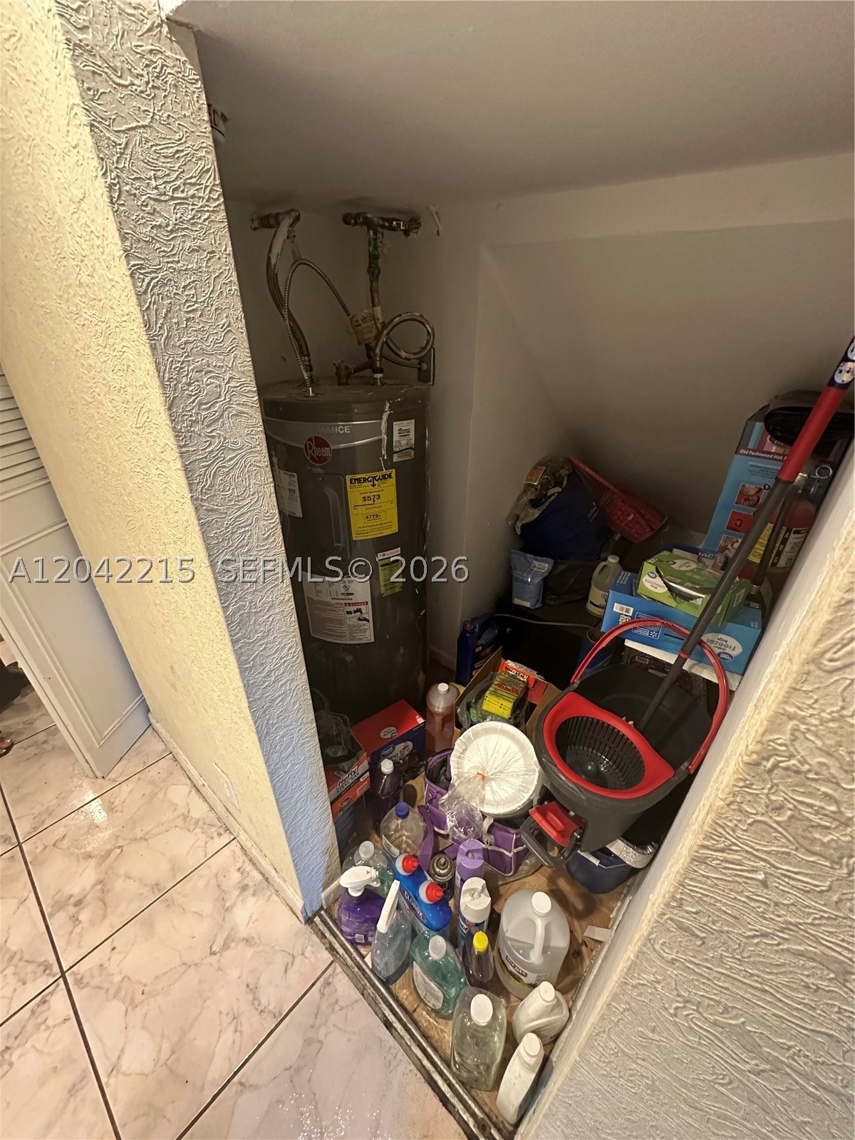 COLONIES CONDO - Residential