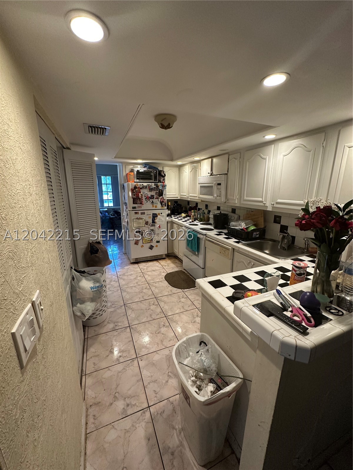 COLONIES CONDO - Residential