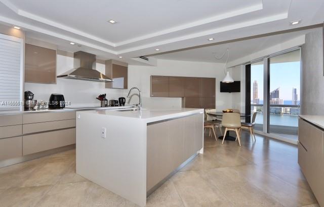 Williams Island - Residential