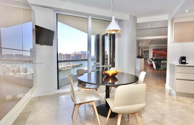 Williams Island - Residential