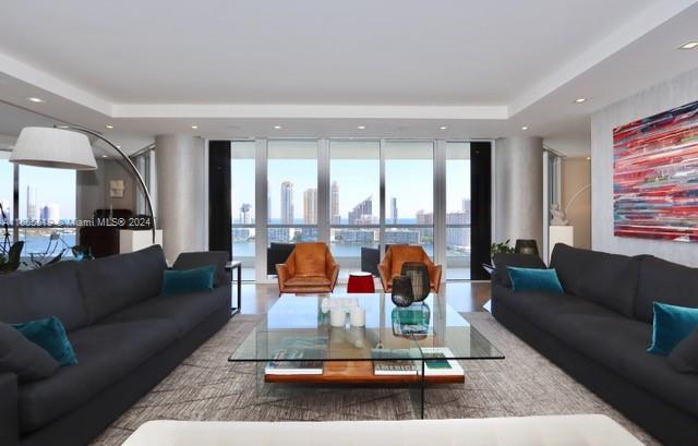 Williams Island - Residential