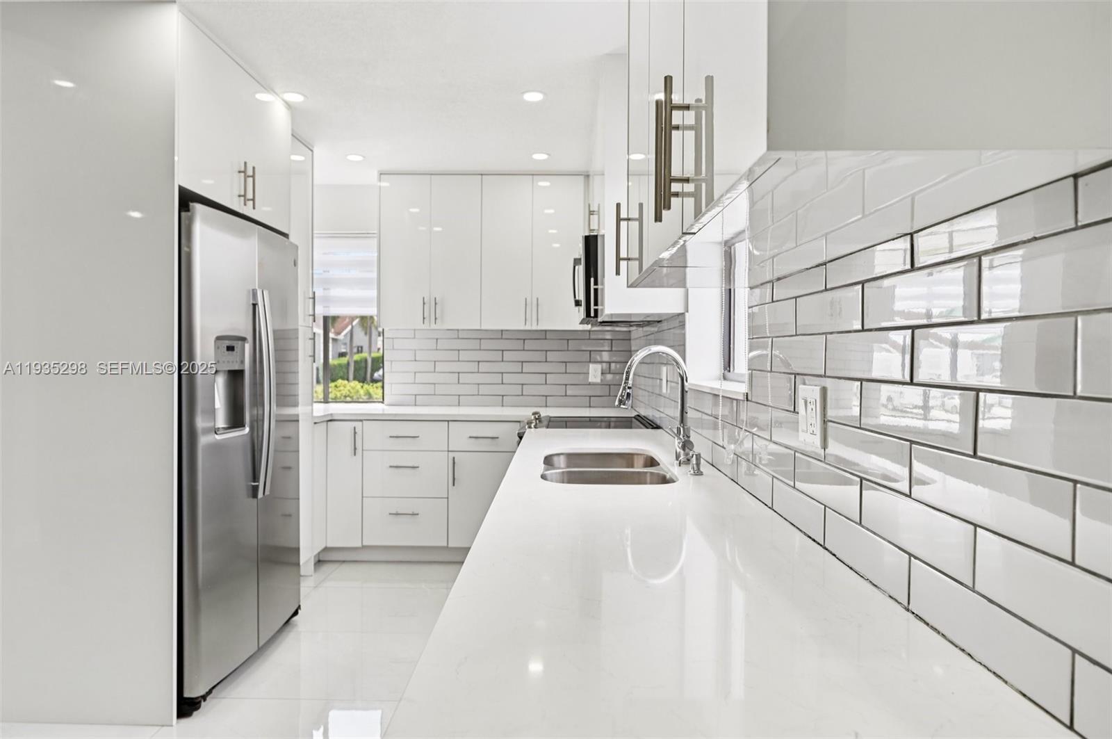 LIME GROVE ESTATES SEC 3 - Residential Lease