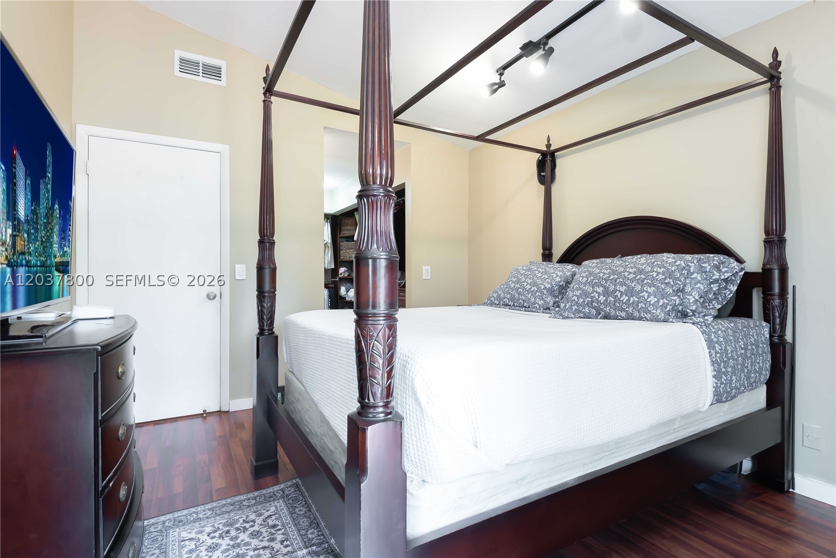 THE MOORS CLUSTER HOMES - Residential