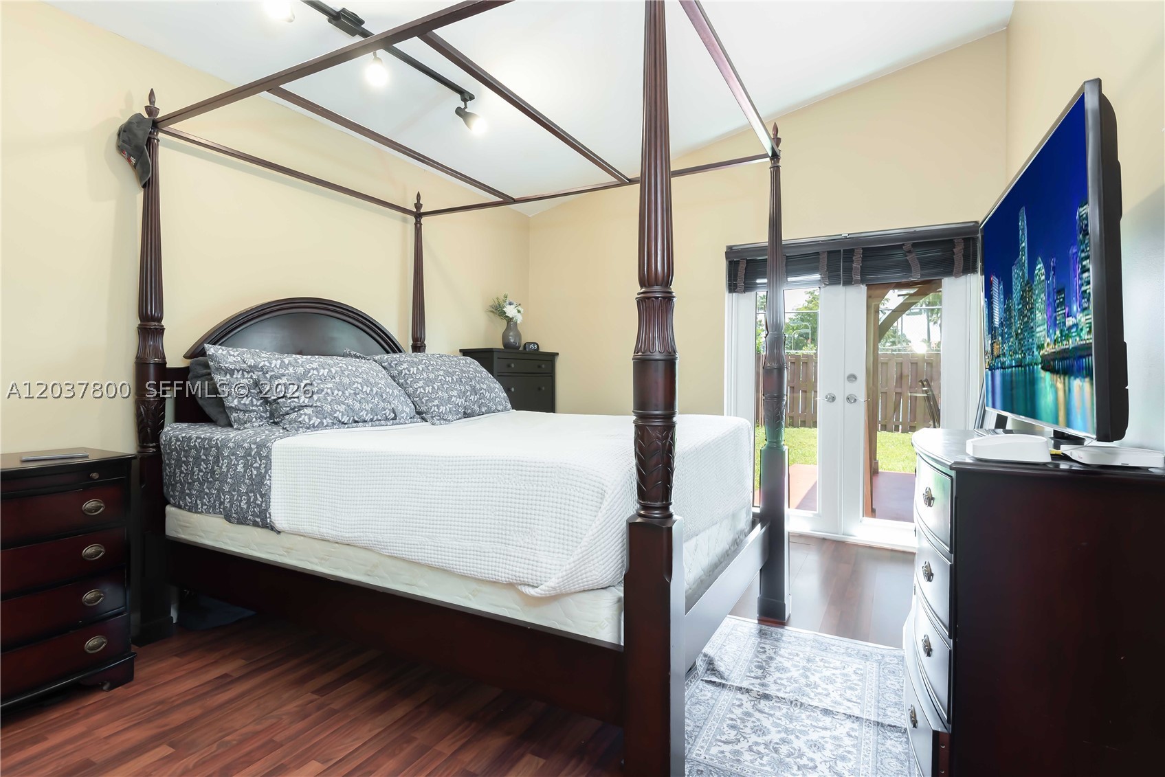 THE MOORS CLUSTER HOMES - Residential