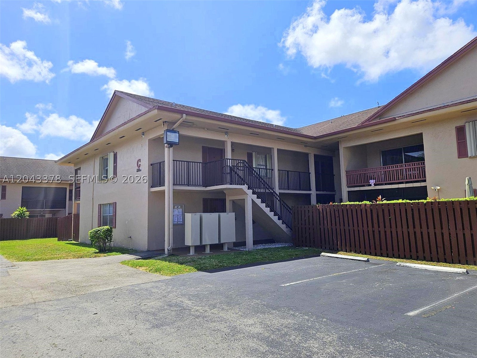 Centrally located 1-bedroom, 1-bath condo in the heart of Kendall! Situated on the second floor, this well-maintained unit features wood laminate flooring throughout, a kitchen with ample cabinet storage, and a bedroom with a walk-in closet. Enjoy community amenities, including two swimming pools, a hot tub, and children's play areas. Conveniently located just minutes from major shopping centers, restaurants, parks, and with easy access to main roads, making commuting a breeze. Don't miss this great rental opportunity in a prime Kendall location! 1 Assigned Parking space.