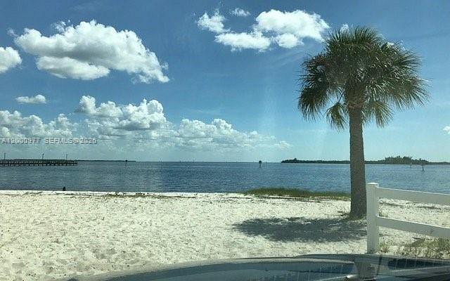 Port Charlotte - Land