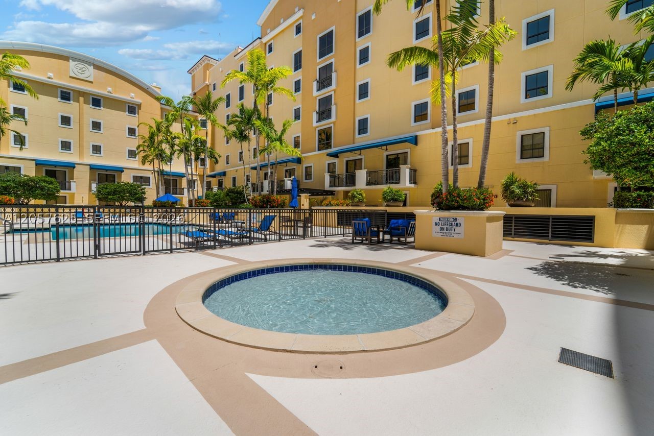 COLONNADE AT DADELAND SW - Residential