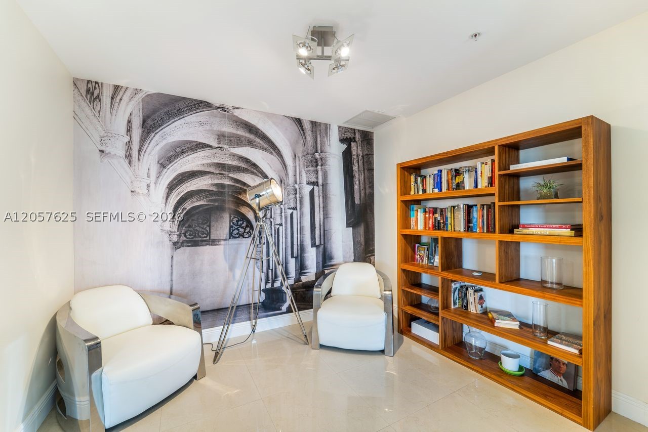 COLONNADE AT DADELAND SW - Residential