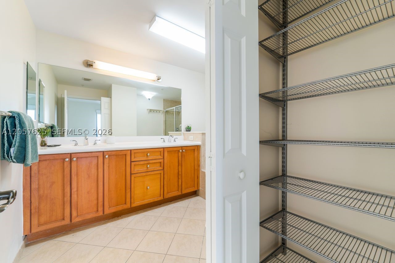 COLONNADE AT DADELAND SW - Residential